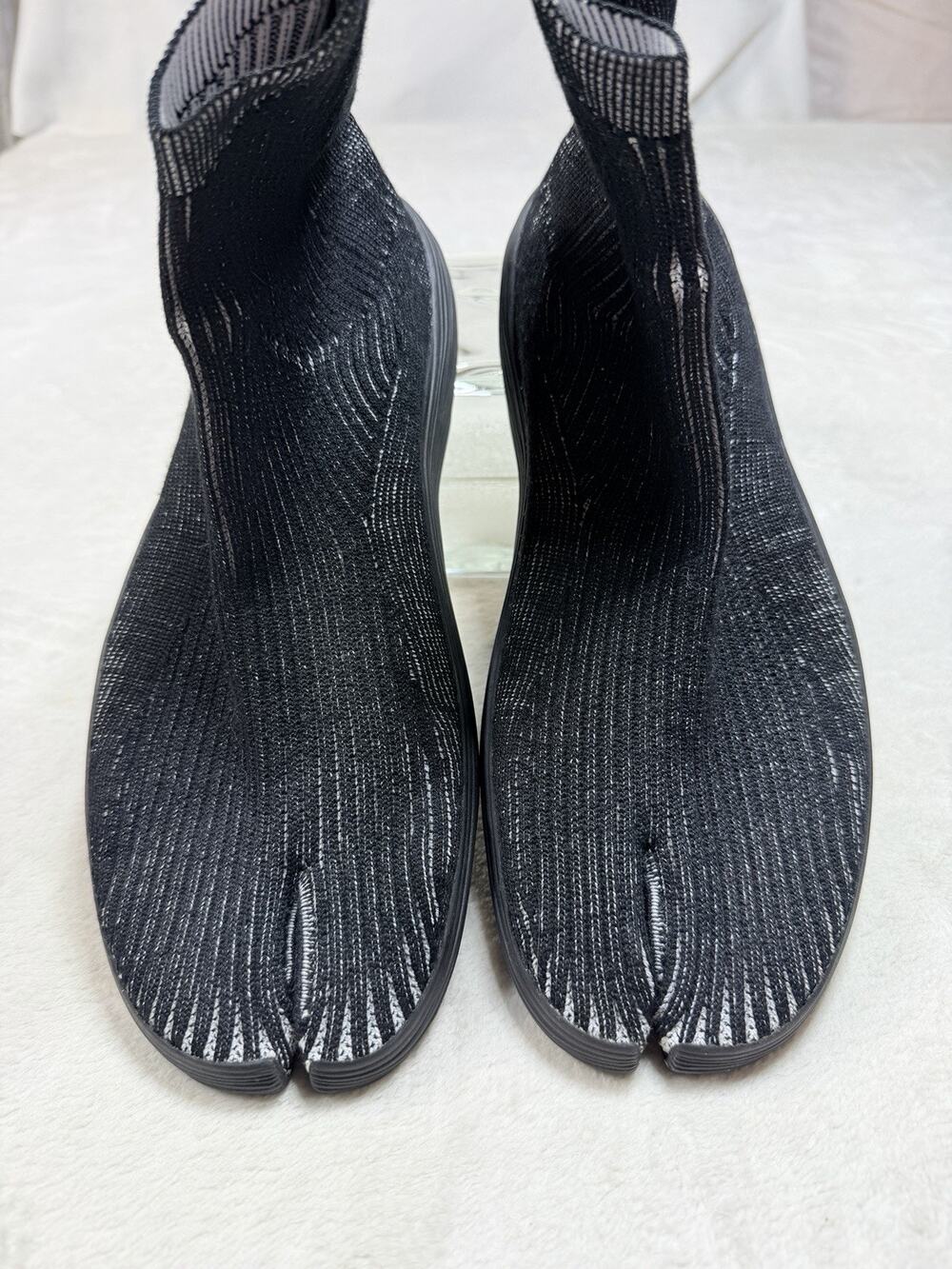 ILYSM Tabi Sock Sneakers Pitch Stripe Split Toe Black Silver Mens 10.5 Womens 12